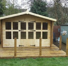 12X8 SUMMERHOUSE+2FT CANOPY TAPERED SIDES 19MM T/G LOG