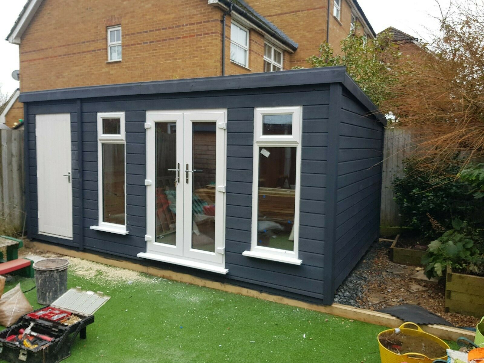 16x8ft penthouse summerhouse / shed pvc doors windows